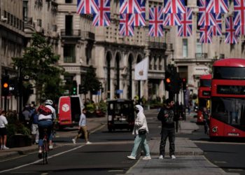 СМИ: жители Великобритании переходят на корма для животных