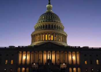 Spectator: раскол в конгрессе США из-за Украины играет на руку Путину