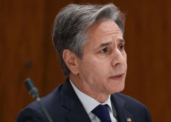 США находятся в напряженном соперничестве с Китаем, заявил Блинкен