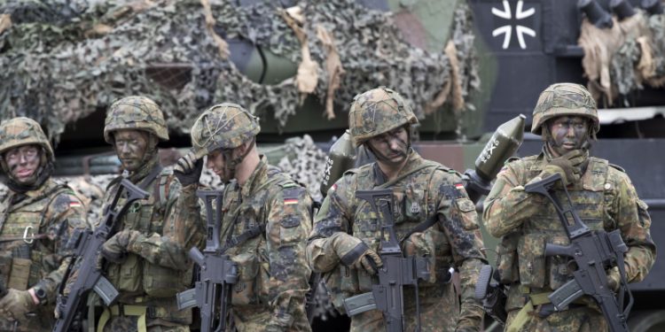 Times: у Германии осталось запасов оружия на два дня боя из-за Украины