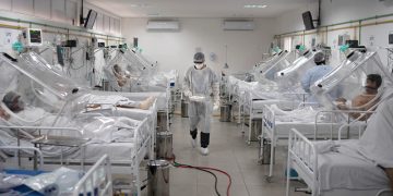 Ученый рассказал об особенностях нового скачка заболеваемости COVID-19