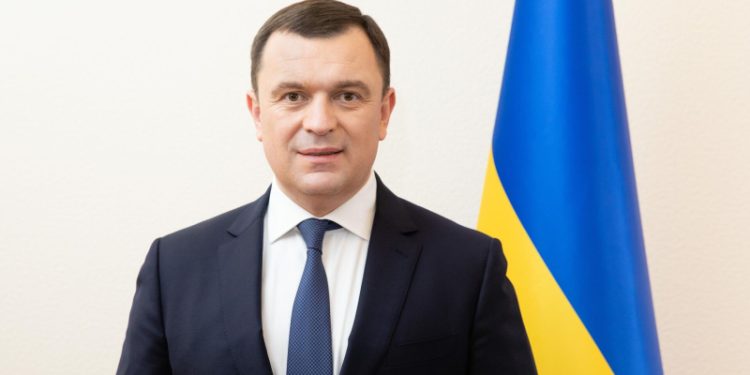 Украинские депутаты соберут подписи о недоверии к главе счетной палаты