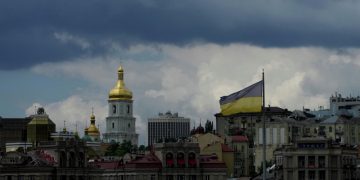 Украинские СМИ сообщили о взрыве в многоэтажке в Киеве