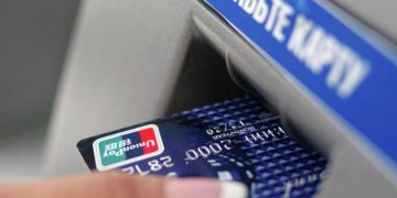 UnionPay ввела лимит на снятие наличных за рубежом по российским картам