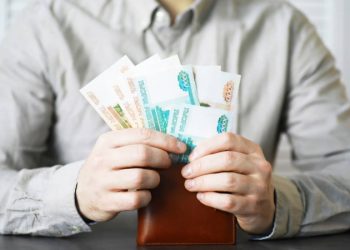 Успеть до Нового года: россиян предупредили о подорожании популярной услуги