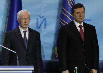 В Киеве завершили расследование по делу о госизмене Януковича и Азарова