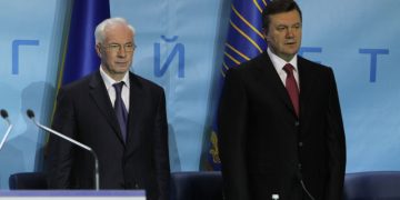 В Киеве завершили расследование по делу о госизмене Януковича и Азарова