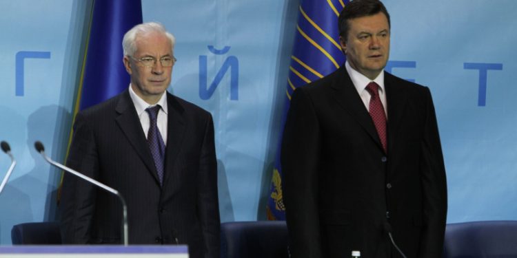 В Киеве завершили расследование по делу о госизмене Януковича и Азарова