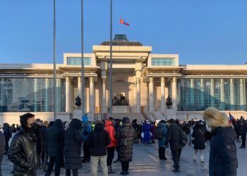 В Монголии протестующих на лошадях не пустили на площадь