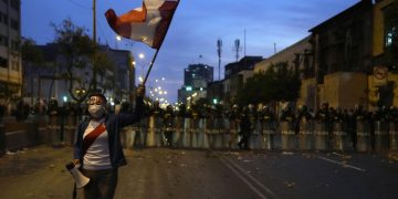 В нескольких районах Перу ввели чрезвычайное положение