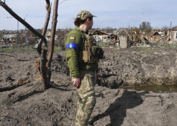 В рядах ВСУ в Донбассе стало служить больше женщин