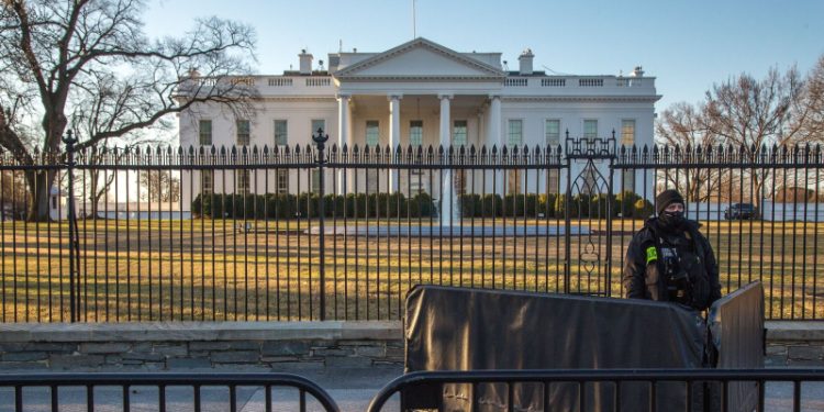 В Вашингтоне заявили, что не собираются отправлять войска на Украину