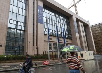 В здании Совета ЕС в Брюсселе погасили свет в знак солидарности с Украиной