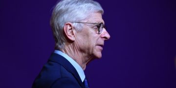 Венгер пришел на матч «Арсенала» впервые после увольнения