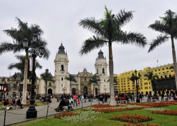 Вице-президент Перу в среду принесет присягу на пост президента страны