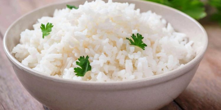 Зачем жарить рис перед варкой: хитрость, которую многие упустили