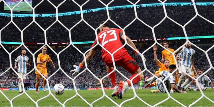 Журналист умер во время четвертьфинала между Нидерландами и Аргентиной