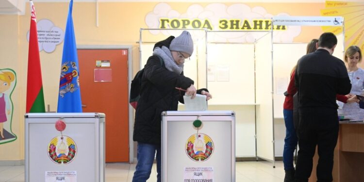 Делегация ЦИК России не нашла серьезных нарушений на выборах в Белоруссии