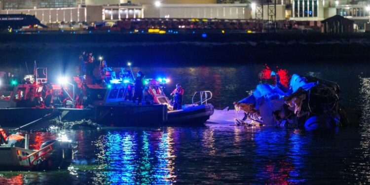 Диспетчер в США называла примерное место столкновения лайнера и вертолета