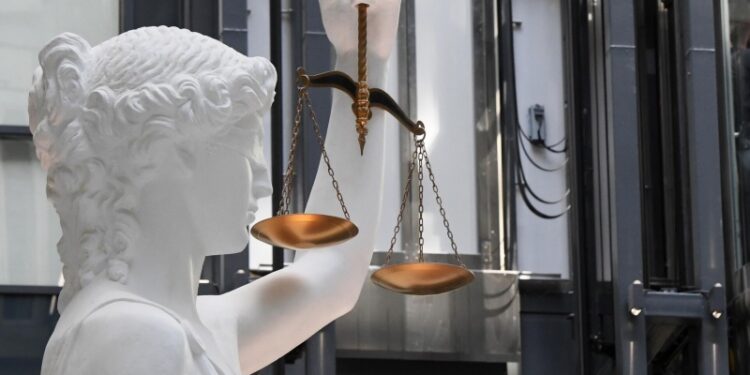 Экс-членов СНБО заочно обвинили в гибели мирных жителей в Донбассе