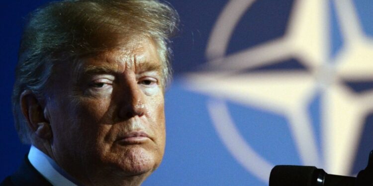 Экс-глава НАТО станет почетным гостем на инаугурации Трампа, сообщили СМИ