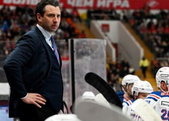 Экс-нападающий СКА Максим Рыбин поддержал слова Ротенберга о судействе