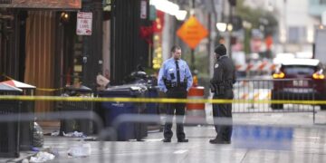 ФБР обнаружило взрывные устройства после наезда на толпу в Новом Орлеане