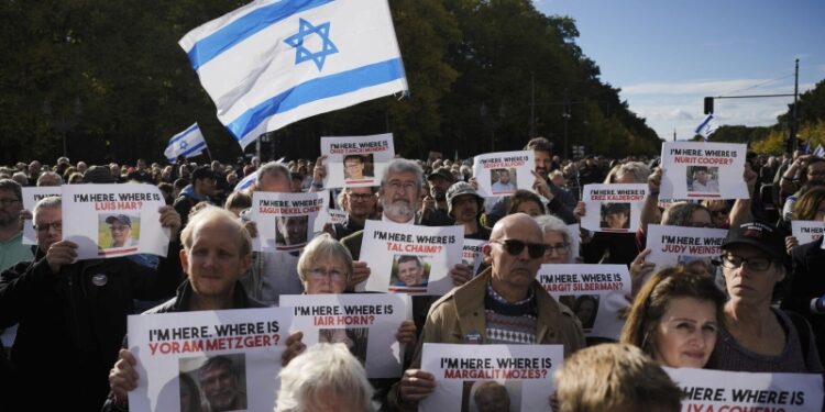 Израиль получил от ХАМАС списки заложников для освобождения