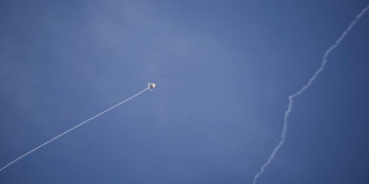 Израильская армия перехватила ракету, выпущенную из Йемена