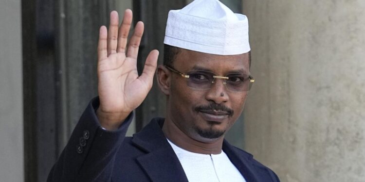 К президентскому дворцу в Чаде направляется колонна военной техники