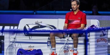 Медведев после вылета с Australian Open не явился на пресс-конференцию