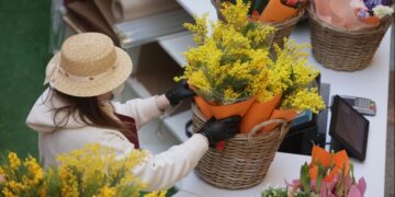 Международный женский день 8 марта: суть и традиции праздника