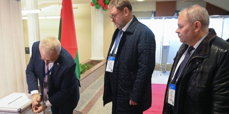 На выборах в Белоруссии не зафиксировали нарушений, сообщил Косачев