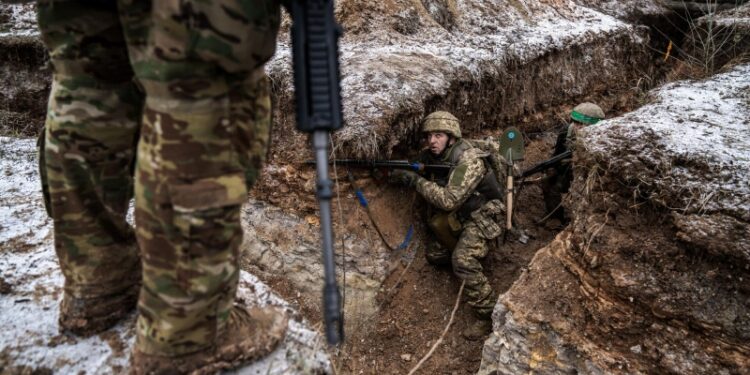 На Западе забили тревогу из-за отсутствия приказа об отступлении в Донбассе
