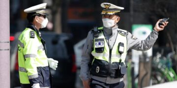 Около 2700 полицейских направили к резиденции президента Южной Кореи