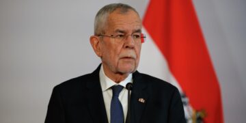 Президент Австрии предоставил правой АПС мандат на формирование коалиции