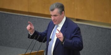 Россия и США могут восстанавливать отношения десятилетиями, заявил Слуцкий