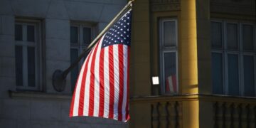 США могут ввести новые ограничения на продажу чипов в Китай, сообщили СМИ