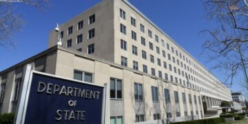 США пригрозили Грузии изоляцией после нападения на экс-премьера Гахарию