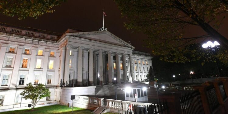 США продлили разрешение на оплату налогов и иных платежей в России