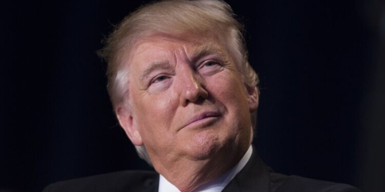 Time снова поместил Трампа на обложку