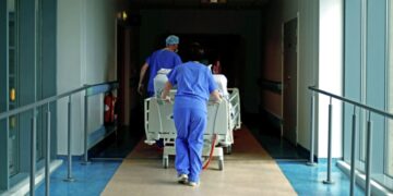 Times: больницы Британии не справляются с наплывом пациентов с гриппом