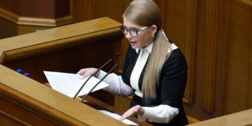 Тимошенко заявила, что Украина превращается в страну без будущего