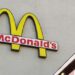 В Британии сотни работников присоединились к иску против McDonald’s
