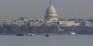 Вокруг аэропорта Рейгана в Вашингтоне ограничили полет вертолетов