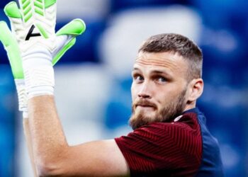 Вратарь «Пари НН» Медведев ответил на вопрос о возможном переходе в «Зенит»