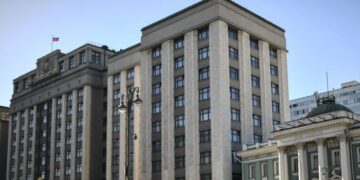 Выход России из ВОЗ не обсуждается, заявили в Госдуме