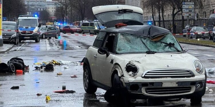 Число пострадавших при наезде на людей в Мюнхене выросло до 30