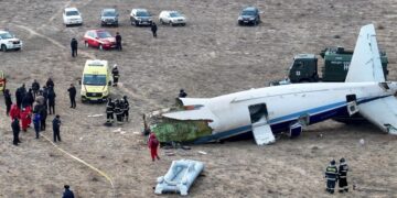 Экипаж самолета, разбившегося в Актау, сообщал о дефиците кислорода