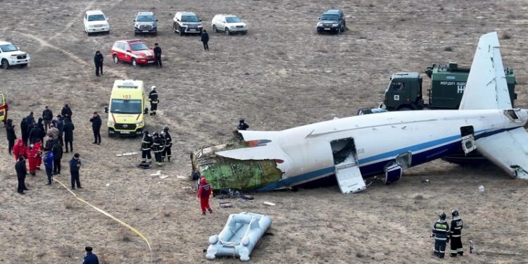 Экипаж самолета, разбившегося в Актау, сообщал о дефиците кислорода